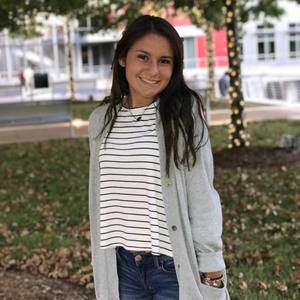 Meet your Posher, Kayla